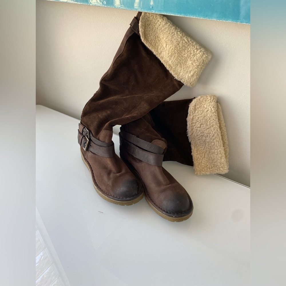 Boots size 7